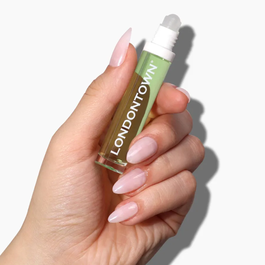 LONDONTOWN kur Roll & Glow Cuticle Oil Agave Pear olej na nehtovou kůžičku